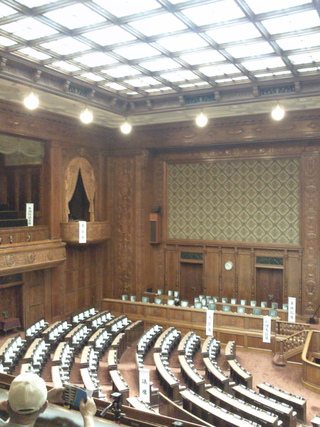 議事堂中 議事堂中