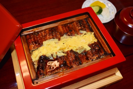 柳川の名物料理、鰻のせいろ蒸しは本当に美味しいのか？