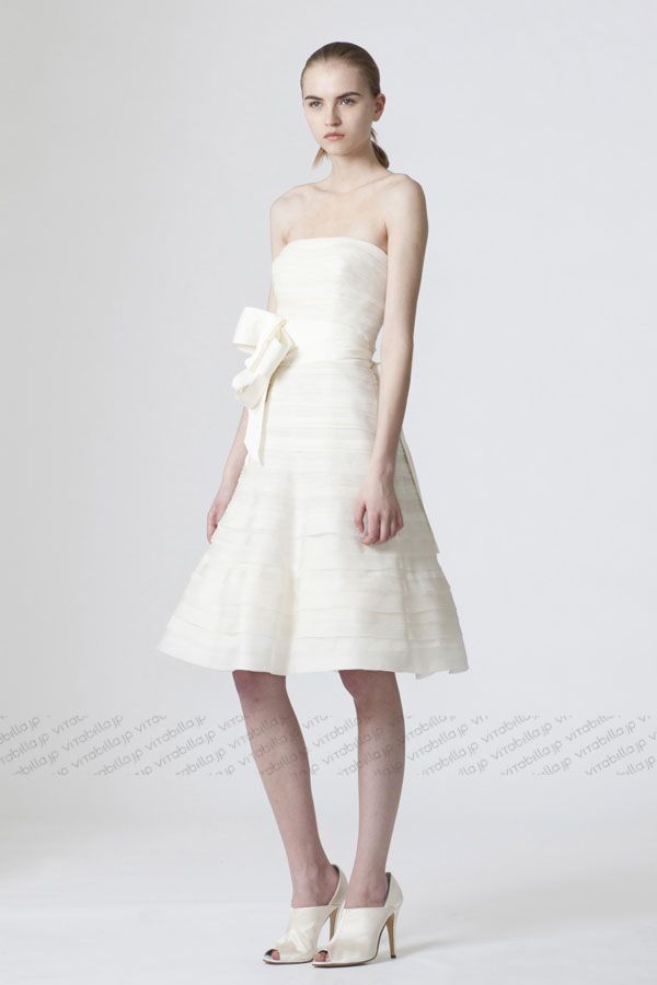 純白のウェディングドレス