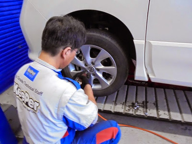 持ち込みタイヤ交換大歓迎！　　日産　セレナ
