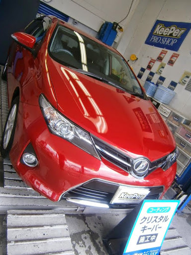 鮮やかな赤！！　トヨタ　オーリス