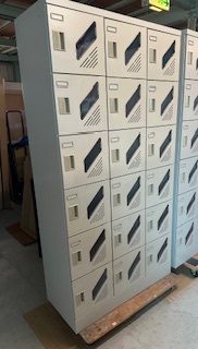 18人用シューズロッカーが入荷しました