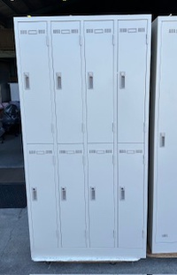 8人用ロッカーが入荷しました