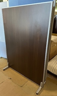 パーティションが入荷しました