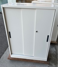 3枚扉書庫が入荷しました
