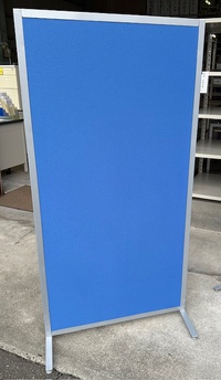 パーティションが入荷しました