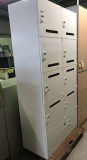 8人用メールロッカーが入荷しました